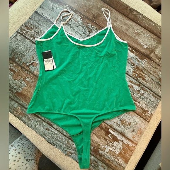 GUESS Vibrant Green Bodysuit with White Accents - Picture 4 of 4